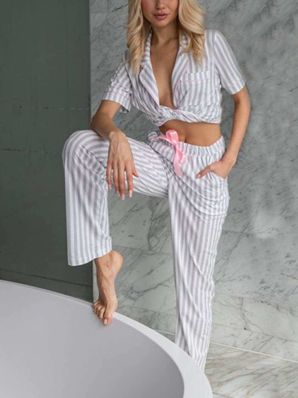 Lieselotte | Pyjama-Set in Grau-Weiß mit Rosa Akzenten