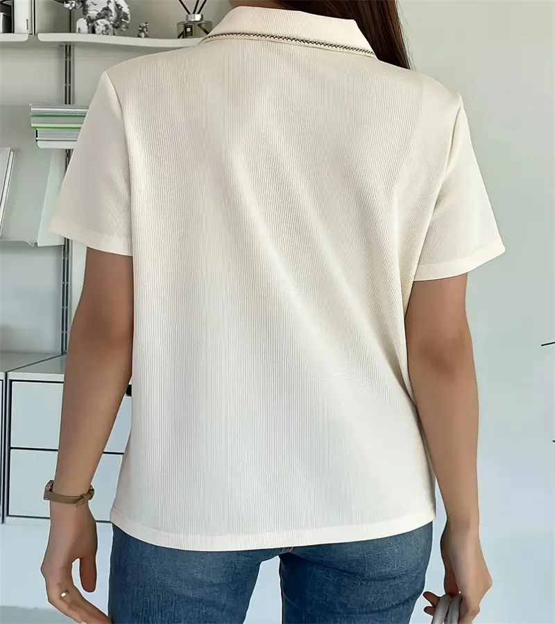 Winnie | Casual T-Shirt mit Knopfleiste in reinen Farben für Frühling und Sommer