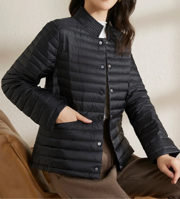 Amelie | Damen Daunenjacke mit Knöpfen, Geribbeltem Kragen und Gepolstertem Design