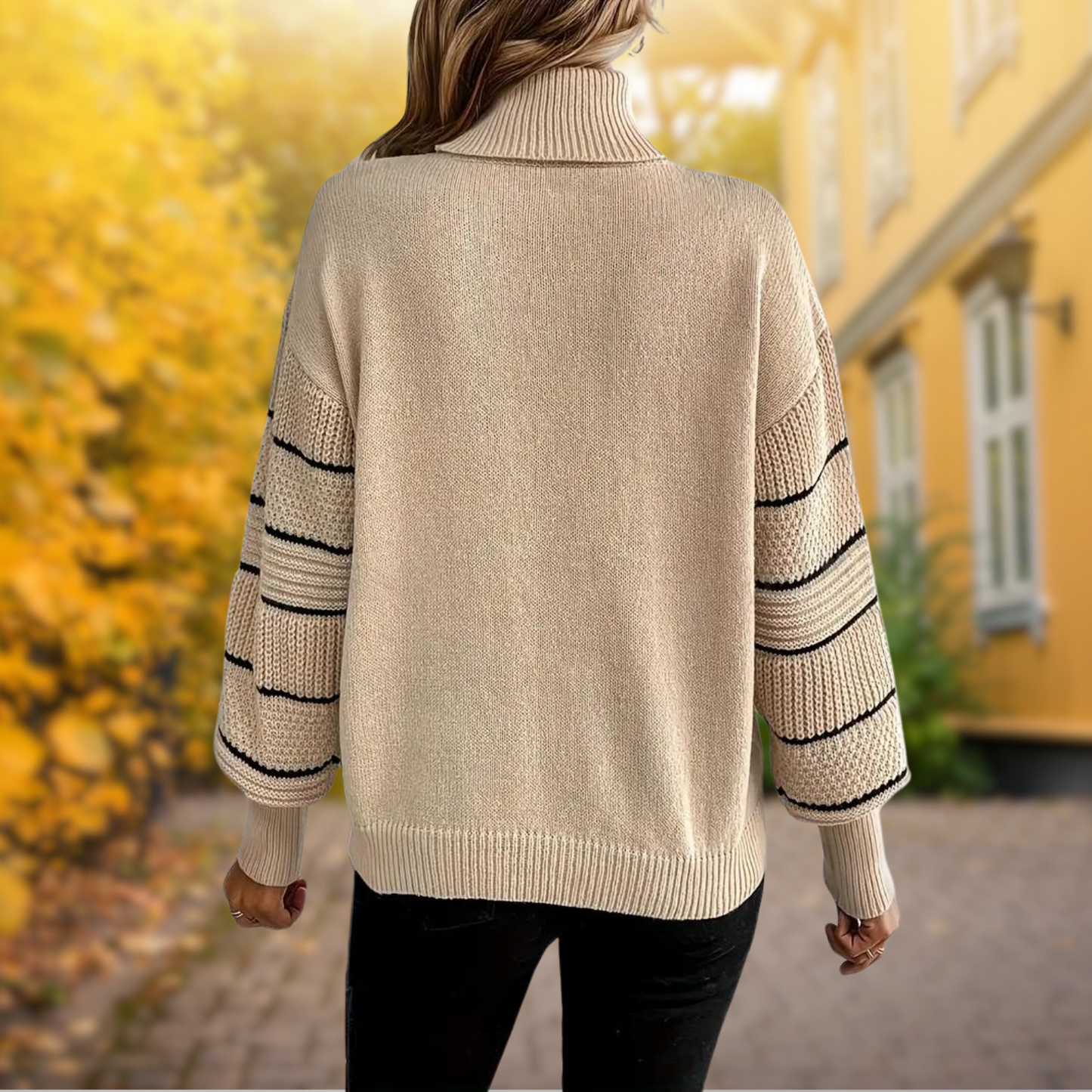 Stelle | Rollkragenpullover mit gestreiften Ärmeln für Damen