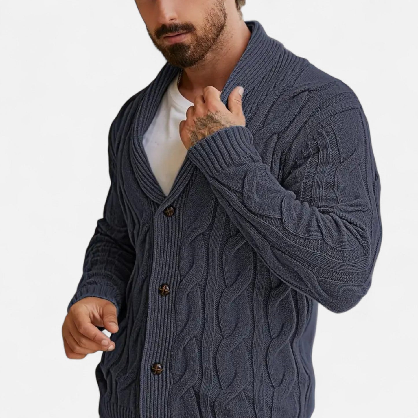 Tom | Herren Strickjacke mit Zopfmuster – Klassischer Knopf-Cardigan aus Weichem Strick für Herbst & Winter