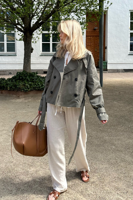 Tini | Stilvoller Trenchcoat für Damen – Eleganz und Funktionalität für jede Jahreszeit