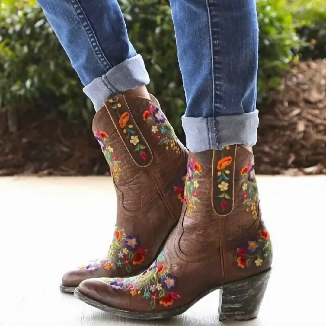 Sheila | Damen Cowboy Boots mit Blumenmuster & Blockabsatz – Vintage Western Look