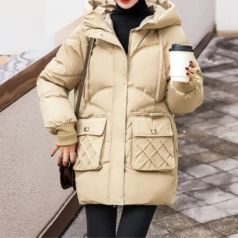 Maila | Damen Puffer-Winterjacke mit Kapuze, Kordelzug und Großen Taschen