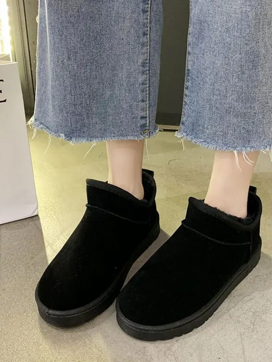 Callae | Damen Fleecegefütterte Slip-On Klassische Ankle Boots in Schwarz