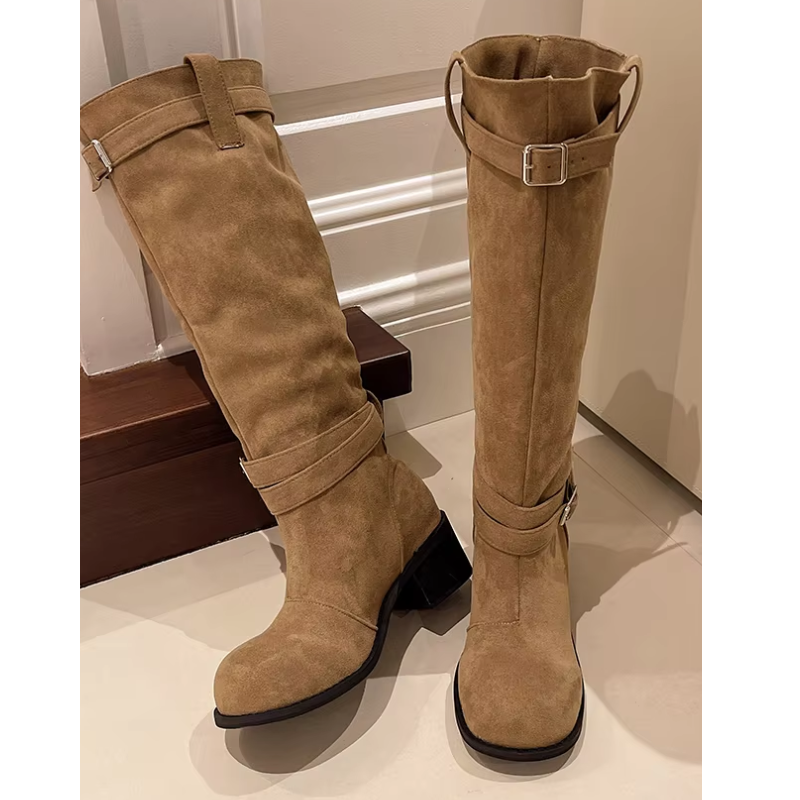 Annelien | Damen Stiefel mit Blockabsatz und Schnallenriemen, Suede, Kniehoch, Braun