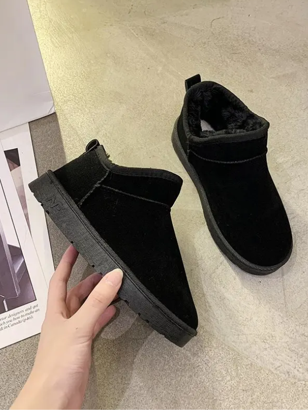 Callae | Damen Fleecegefütterte Slip-On Klassische Ankle Boots in Schwarz