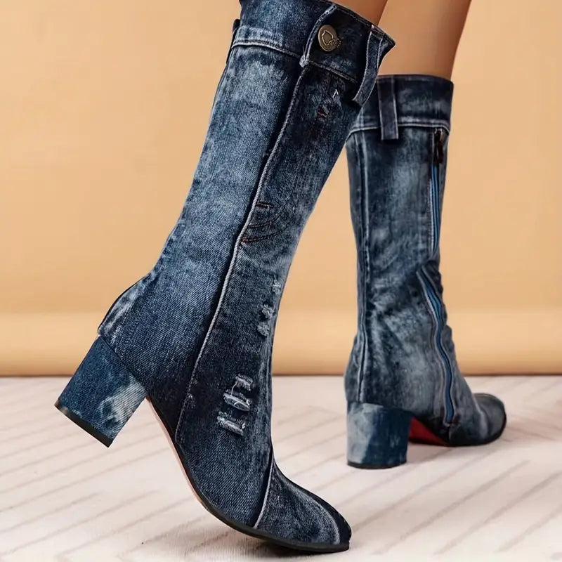 Callie | Damen Blockabsatz Stiefel mit Reißverschluss in der Mitte der Wade aus Denim