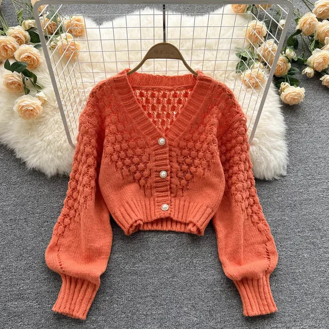 Evy | Knitted Cardigan mit Perlenknöpfen