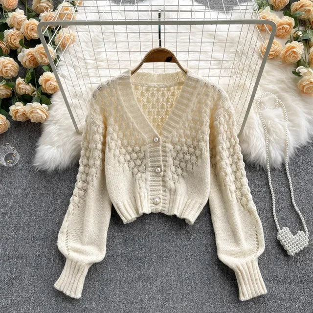 Evy | Knitted Cardigan mit Perlenknöpfen