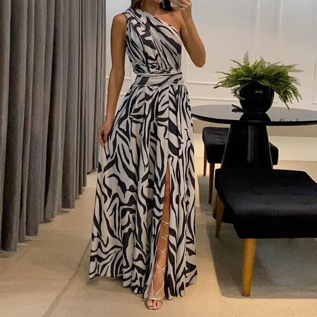 Boudicca | One-Shoulder Zebra-Print Maxi-Kleid mit Beinschlitz & Taillenbetonung