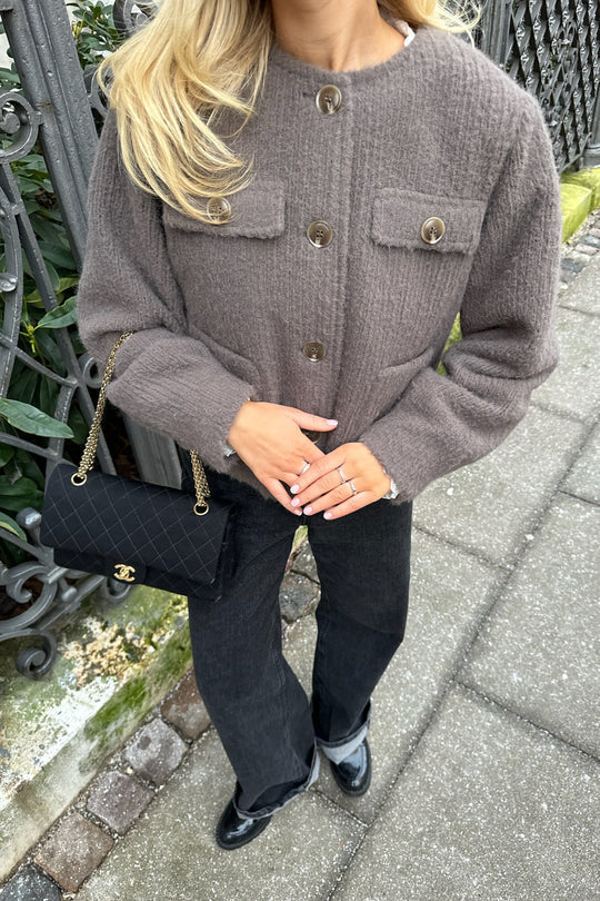 Nelli | Stylische Damenjacke mit Taschen und Knöpfen