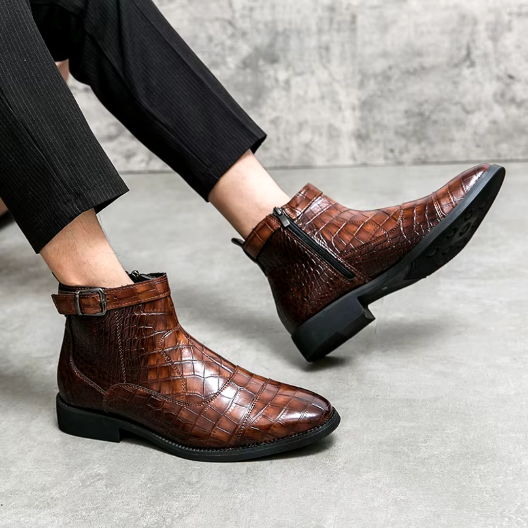 Clyde | Herren Premium Chelsea Boots mit Krokodilmuster, seitlichem Reißverschluss und verstellbarem Riemen