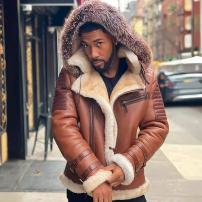 Evander – Herren Winterjacke im Lederlook mit Kapuze, Fellfutter, gesteppte Schultern & verstellbare Manschetten