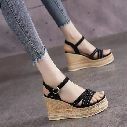 Mesdino | Modische Sandaletten mit Keilabsatz