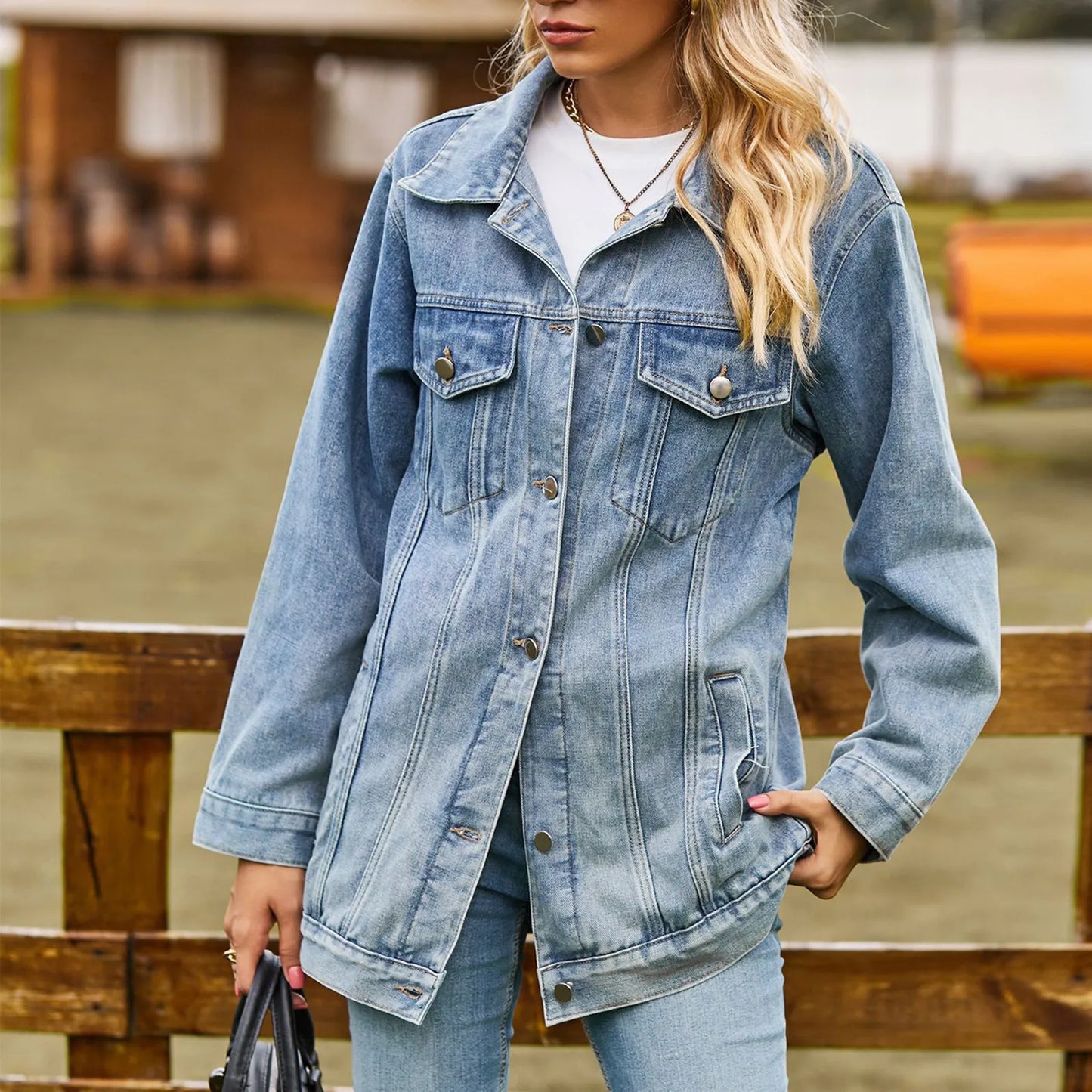 Delia | Damen Klassische Jeansjacke mit Reverskragen, Knöpfen und vielen Taschen