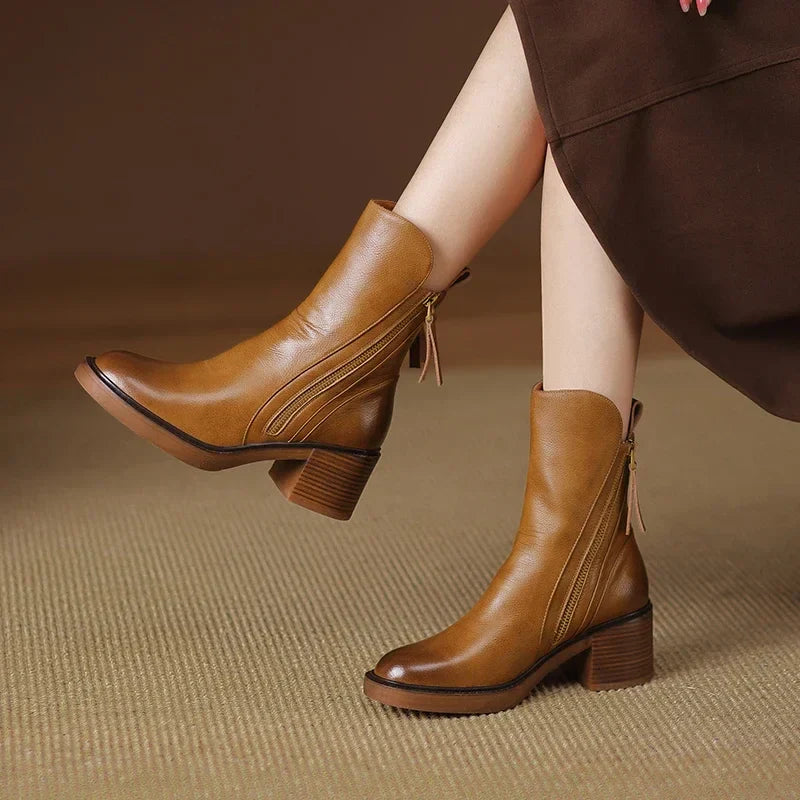 Phryne | Damen Ankle Boots mit Blockabsatz – Elegante Rundzehen-Stiefeletten mit Reißverschluss