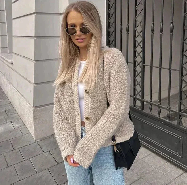 Teddie | Elegante Strickjacke aus Lammwolle für Damen