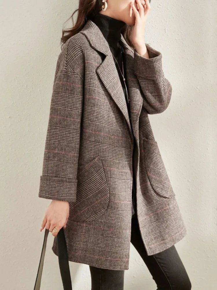 Arya | Damen Tweed-Mantel mit Reverskragen, einreihigem Knopfverschluss und elegantem Business-Look