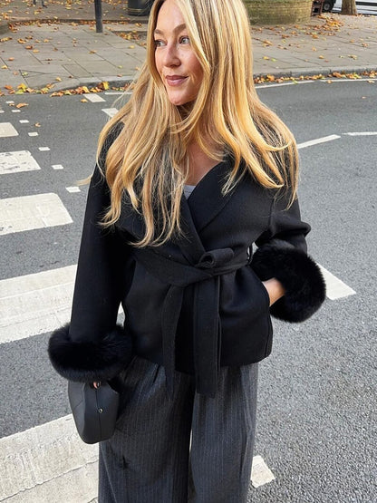 Wickelmantel Damen mit Fellärmeln | Eleganter Herbststyle für City & Office