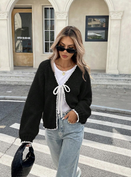 Ingrid | Women’s Tie-Front Cardigan – Kurzer Strick-Cardigan mit Bindeschleife & Kontrastsaum