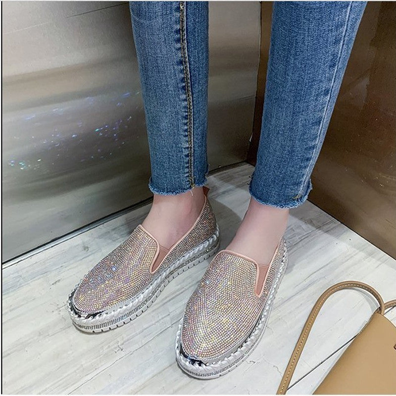 Regina | Elegante Slipper mit Regenbogen-Pailletten und Plateausohle