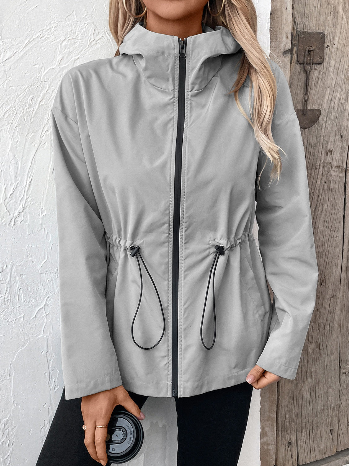 Ella | Damen Regenjacke mit Kapuze – Wetterfest, Leicht & Stilvoll