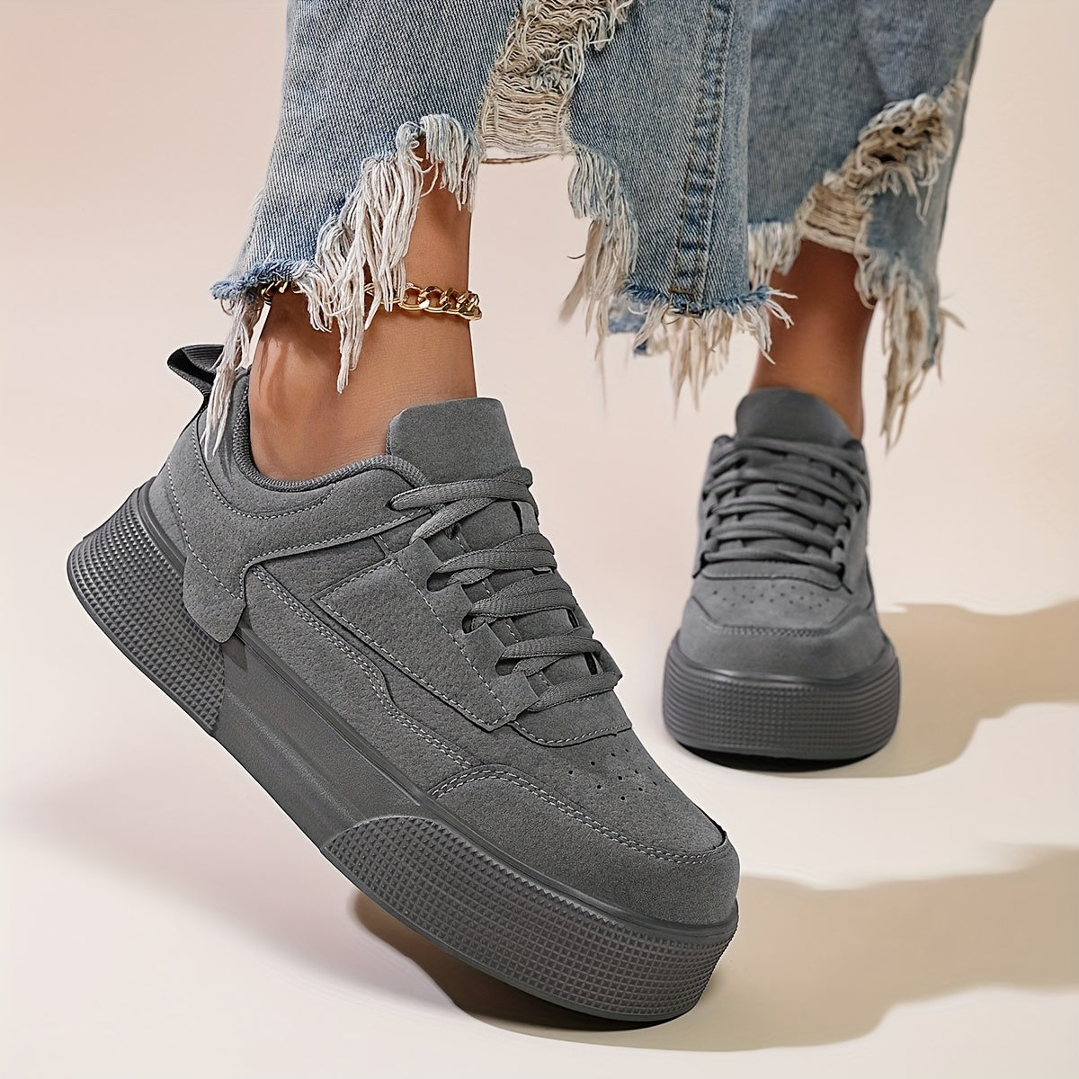 Gertruda | Damen Plateausneaker in Grau – Stilvolle Schnürschuhe für jeden Anlass