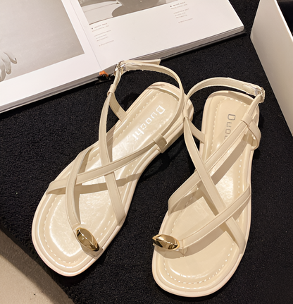 Hassy | Handgeflochtene Crisscross-Riemen-Sandalen mit einfacher Schnalle