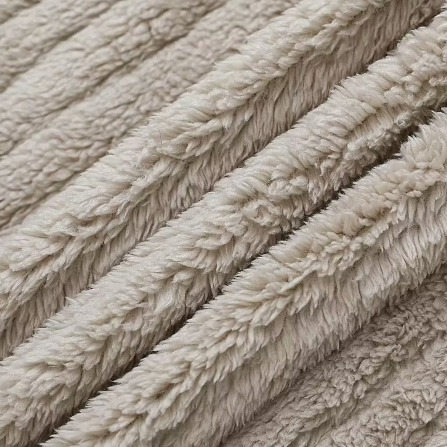 Edeltraud | Damen Plüschjacke mit Reverskragen – Weiche, Dicke & Stylische Übergangsjacke für Alltag & Freizeit