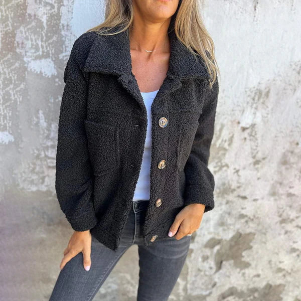 Linda | Damen Wolljacke mit Reverskragen, Knopfleiste und Taschen – Weich und Warm