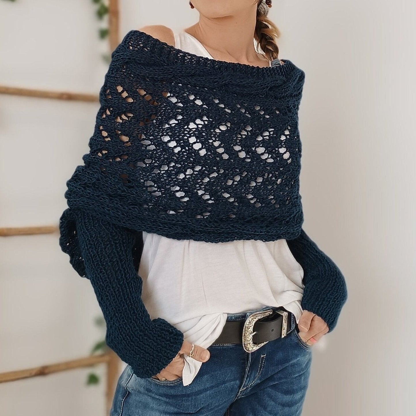 Verity | Eleganter Strickpullover mit Cut-Out & Wickeloptik